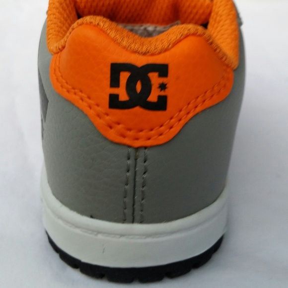 👟🛹 Boys DC Shoes Sneakers 6 - Picture 4 of 9